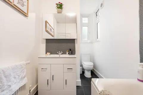 Apartament Garden Flat In Central Location
