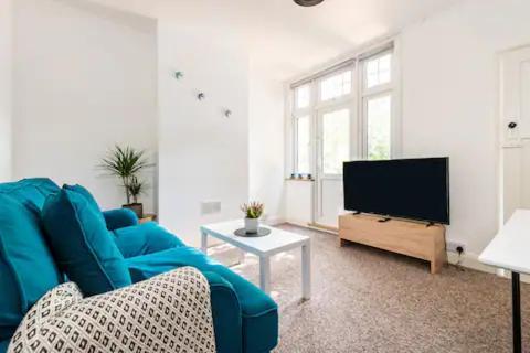 Apartament Garden Flat In Central Location *
